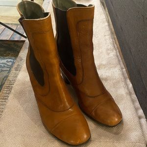 Sold B.O.C BOC born brown heeled leather women’s boots